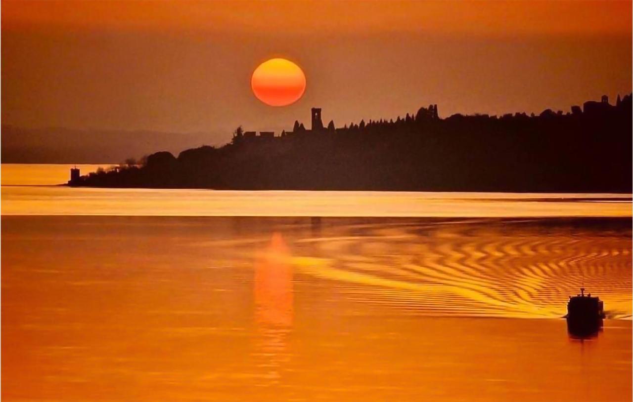 Willa Beautiful Stacaravan In Tuoro Sul Trasimeno Zewnętrze zdjęcie